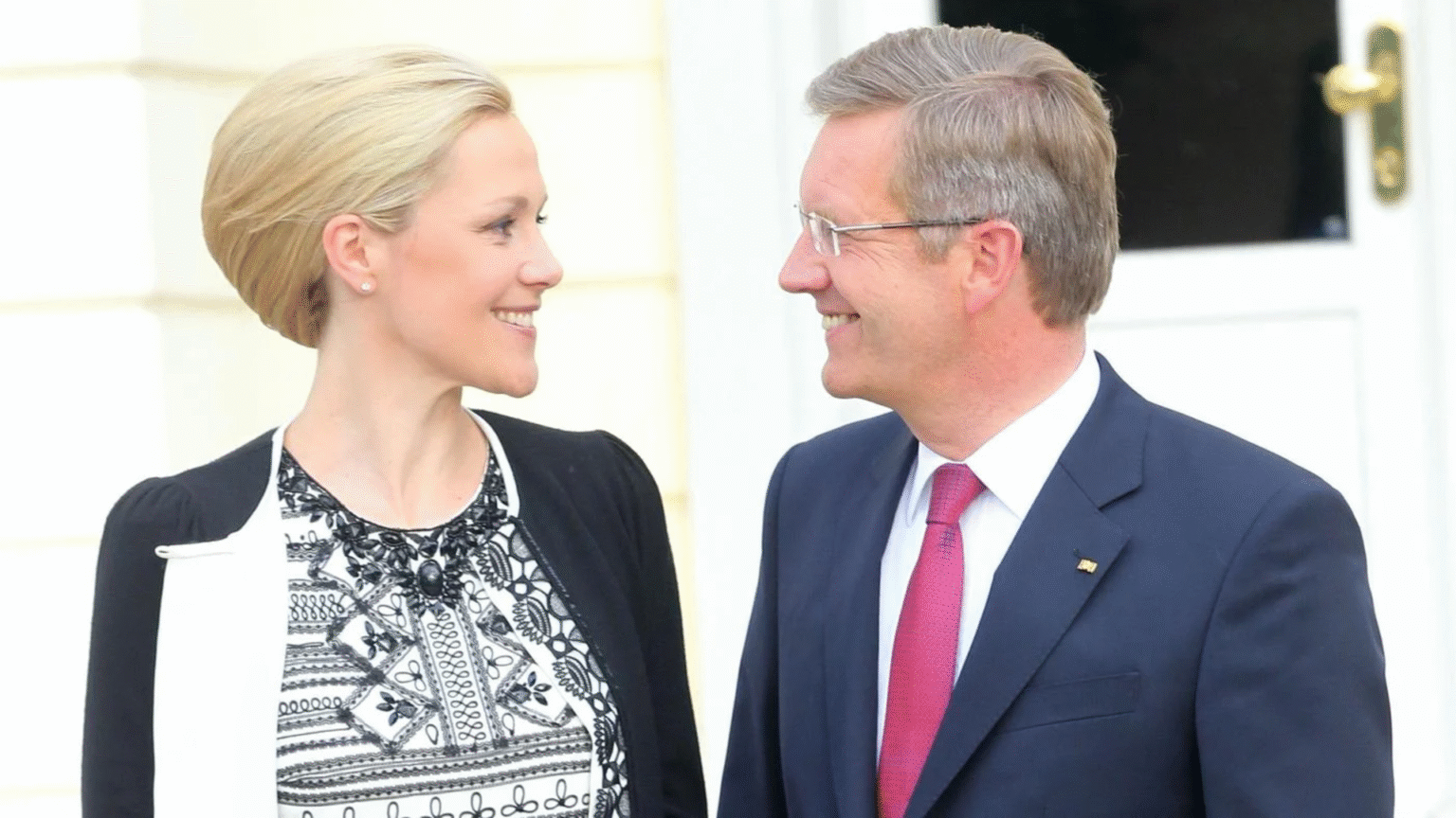 Christian Wulff Ehepartnerin – Alles über Bettina Wulff und ihre bewegte Ehe christian wulff ehepartnerin